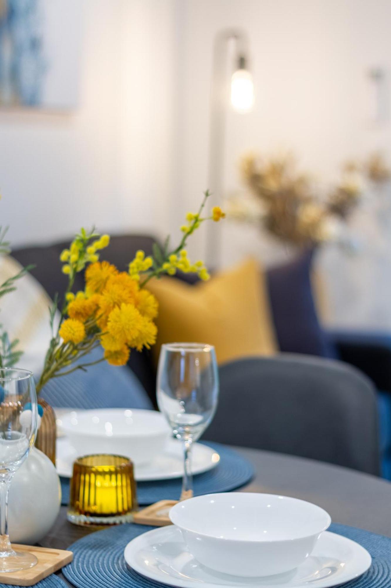 Executive On Lichfield Street - 2 Bed 2 Bath *