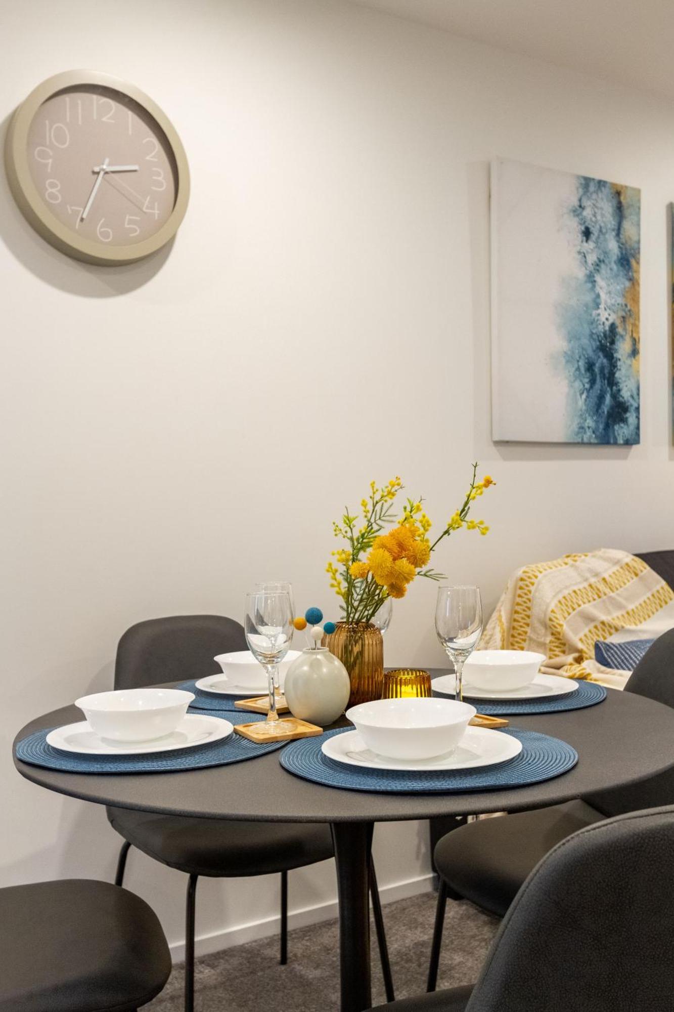 Apartment Executive On Lichfield Street - 2 Bed 2 Bath *