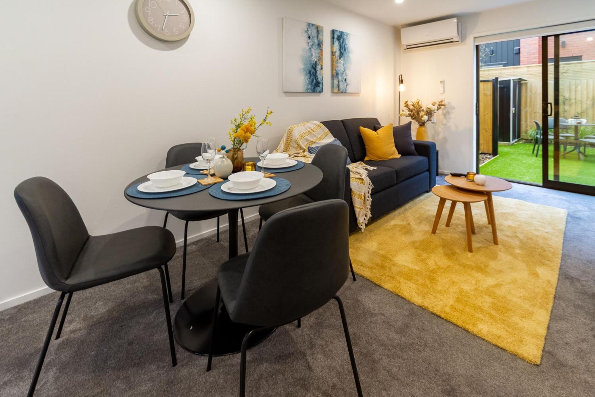 Executive On Lichfield Street - 2 Bed 2 Bath * Christchurch