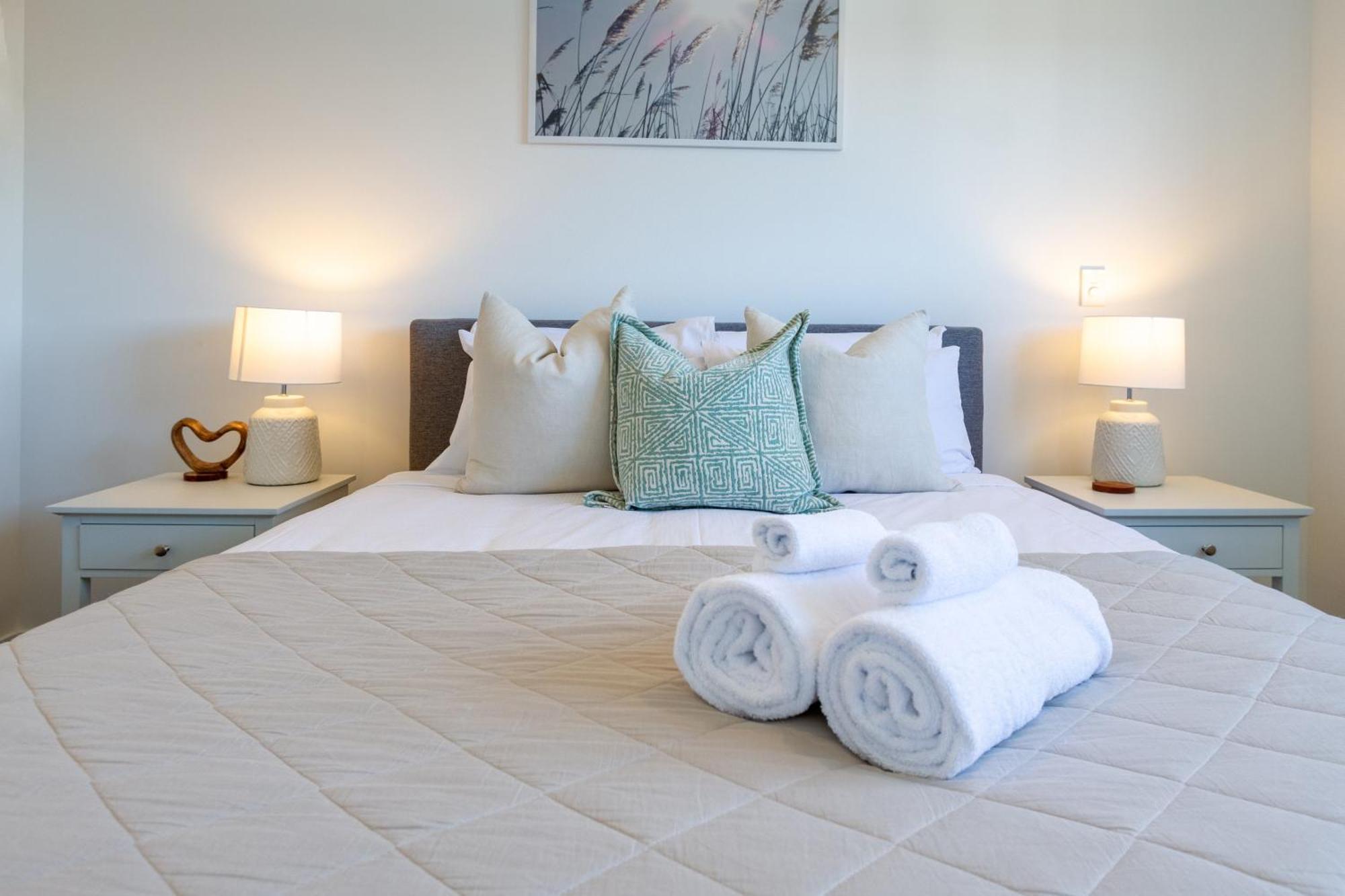 Apartment Vacation Riccarton 2 Bed 2 Bath W/carpark
