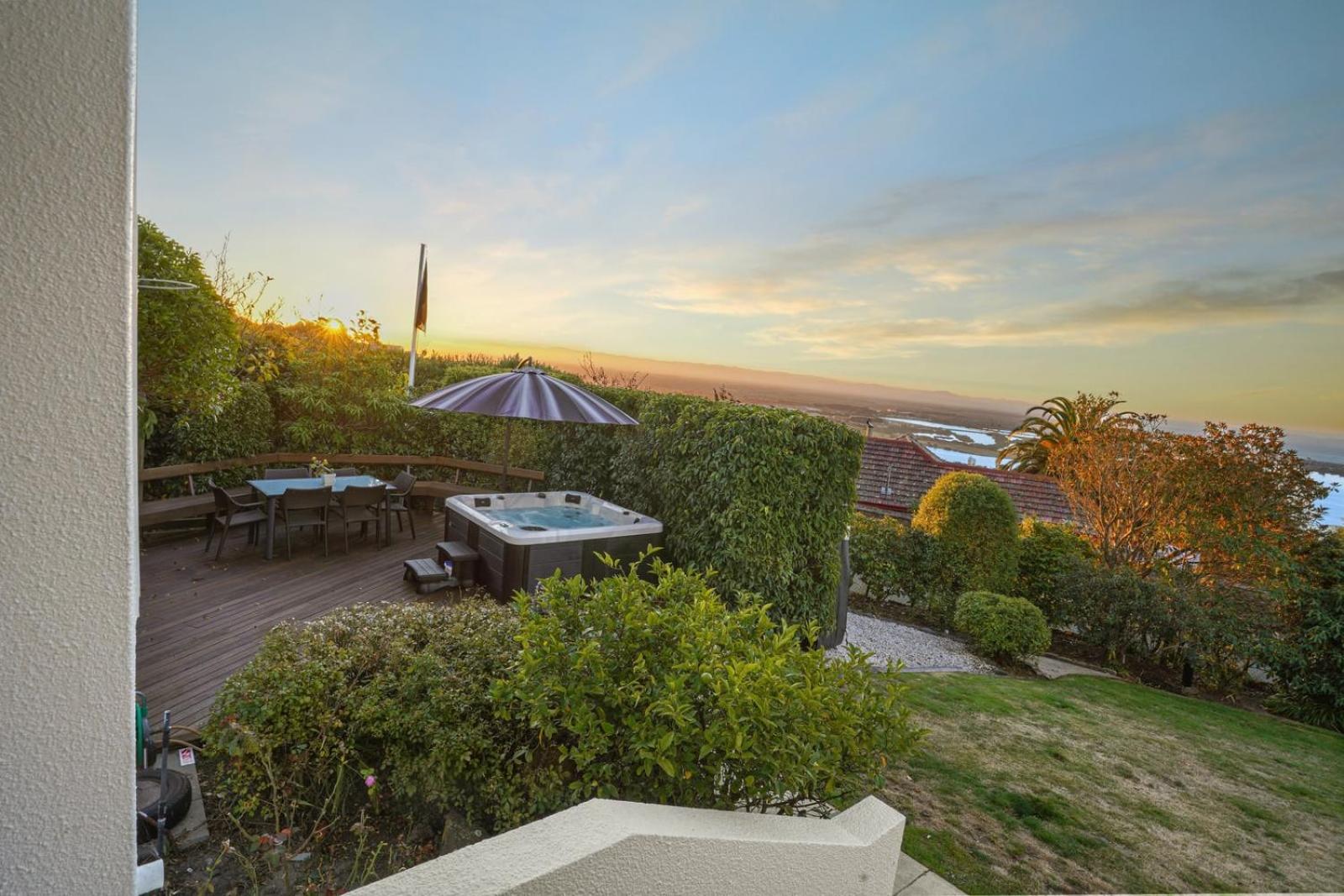 Panoramic Views With Hot Tub Holiday home