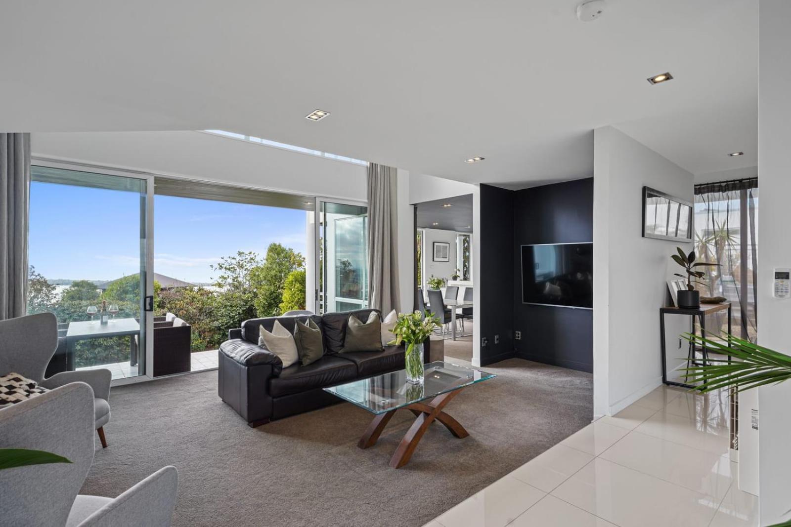 Panoramic Views With Hot Tub * Christchurch