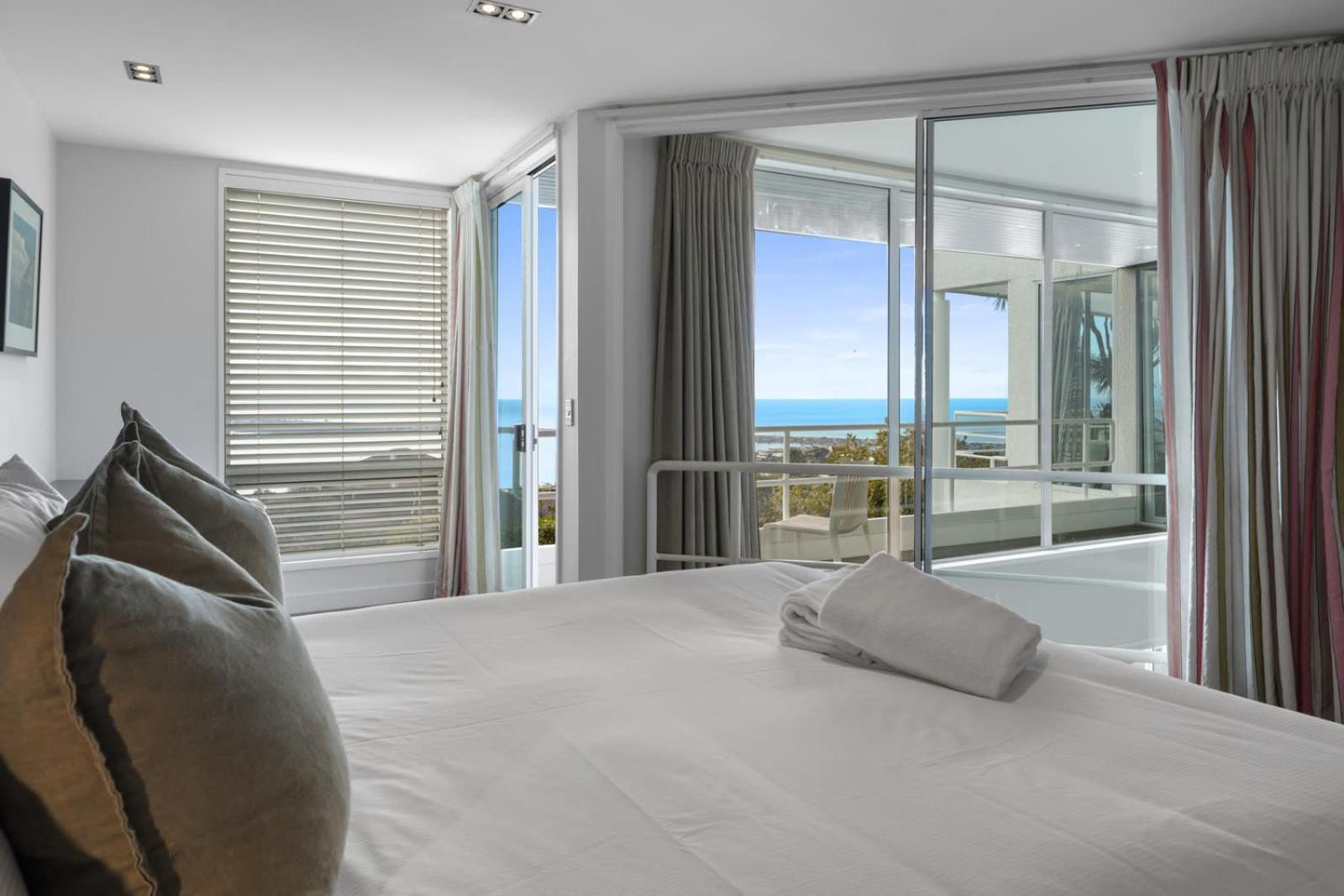 Panoramic Views With Hot Tub * Christchurch