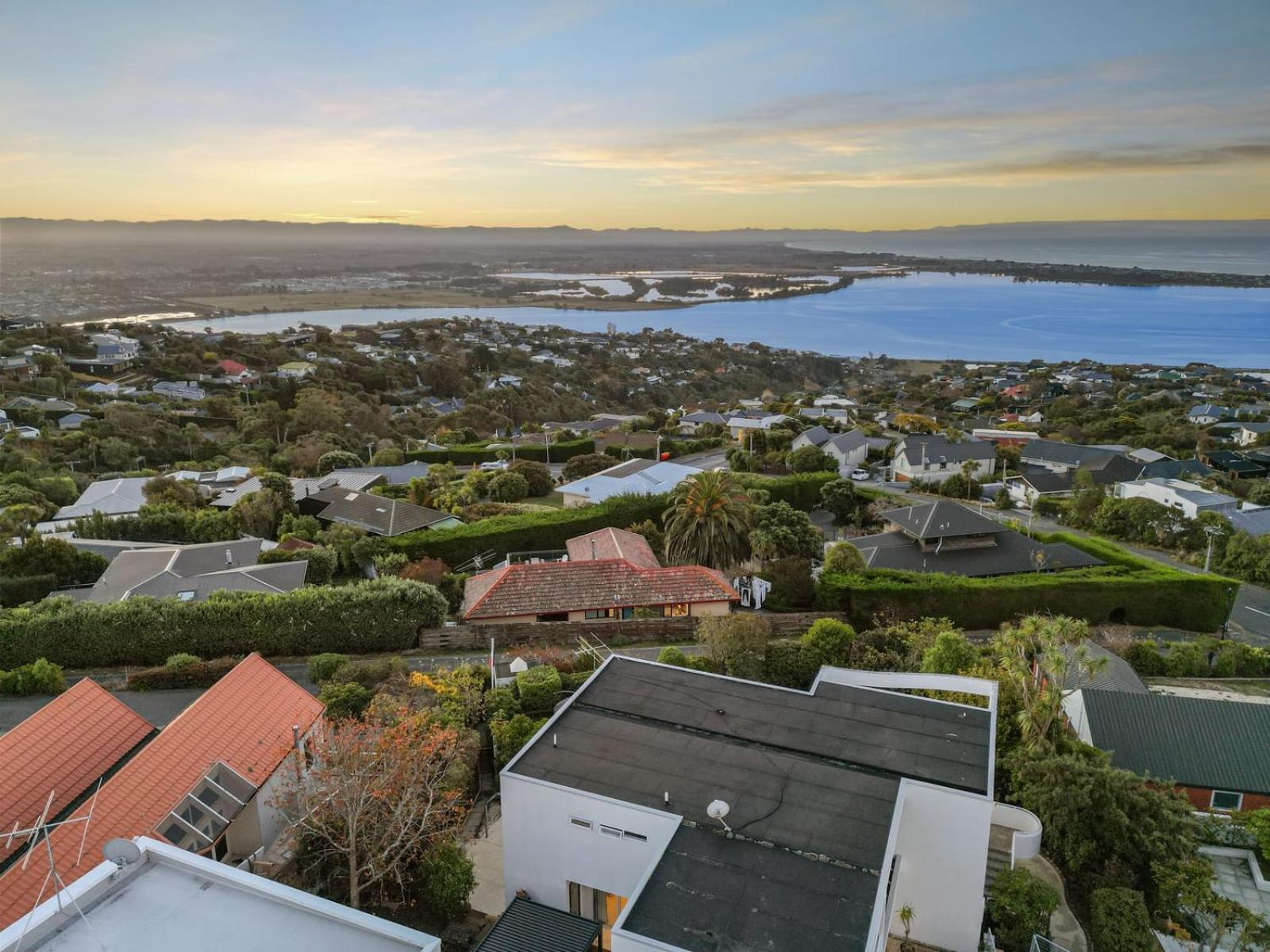 Holiday home Panoramic Views With Hot Tub Christchurch