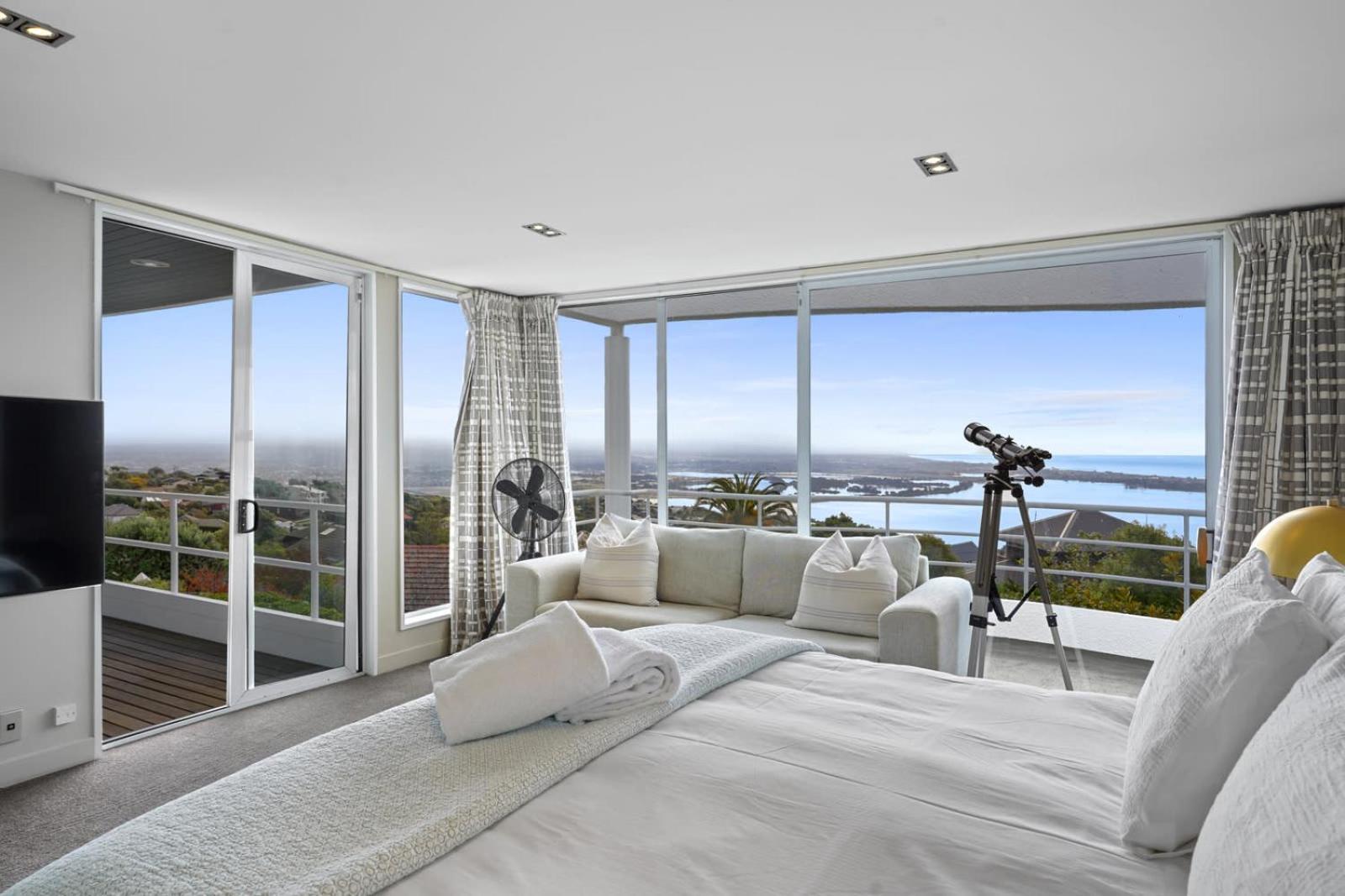 Holiday home Panoramic Views With Hot Tub Christchurch