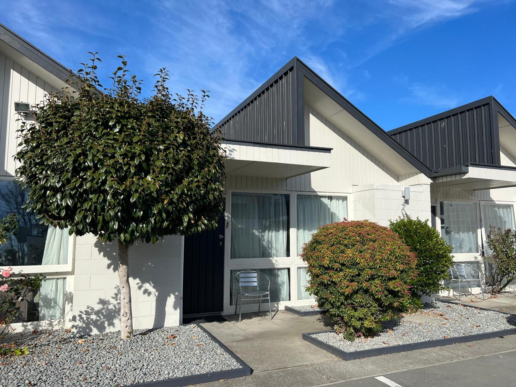 Diplomat Motel 4*