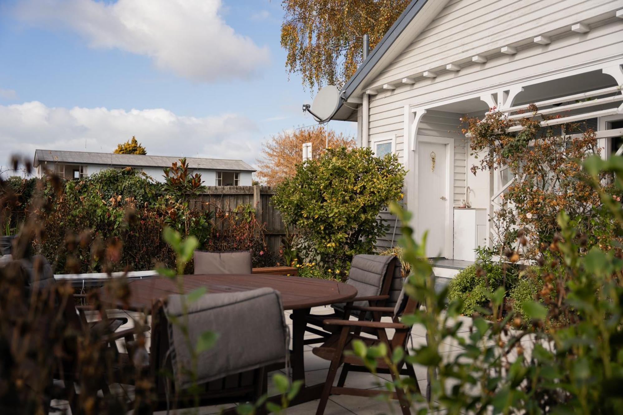 Villa Charming 1920s On Bealey Ave Christchurch