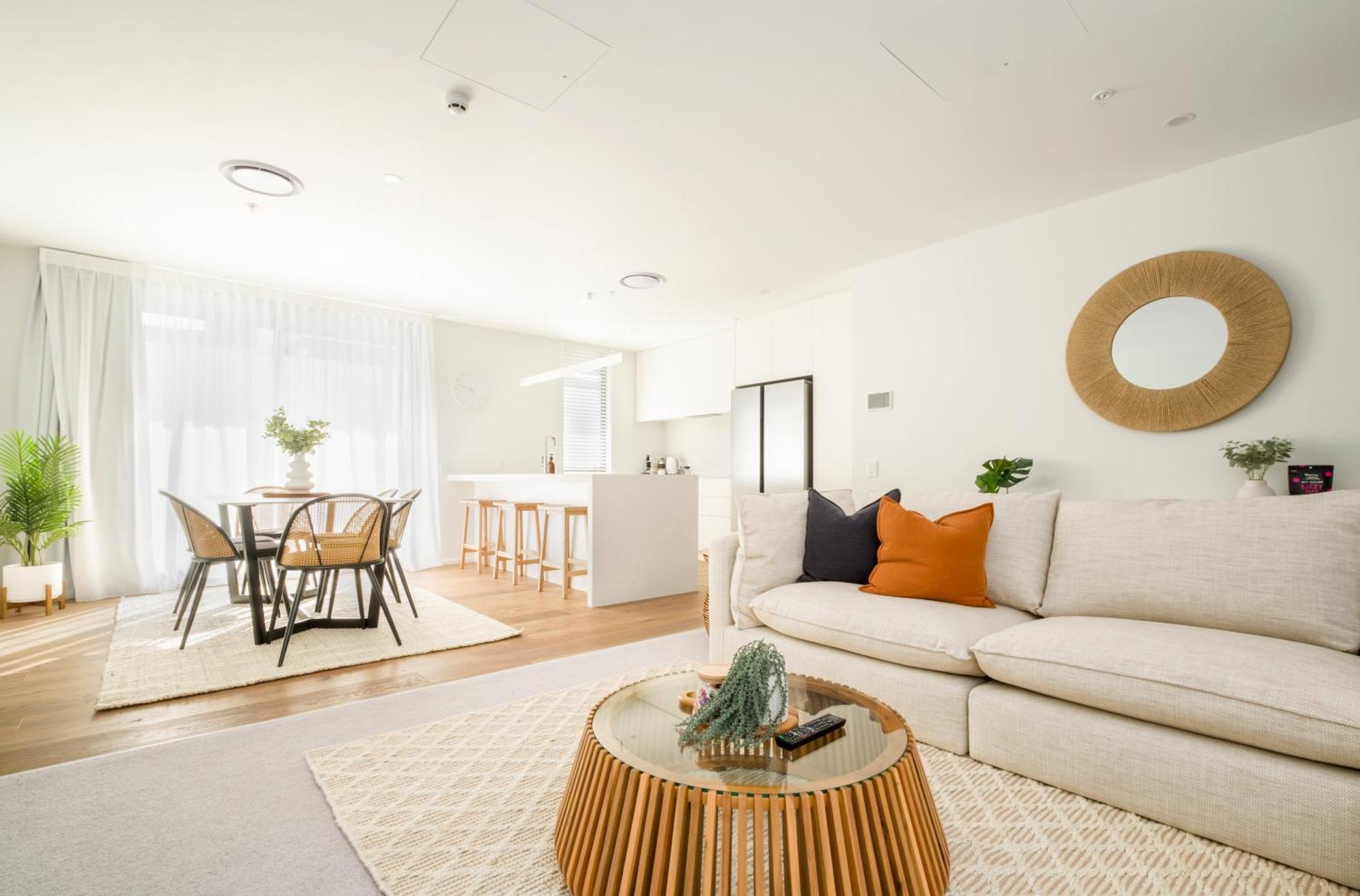 Luxury Penthouse In Apartment *