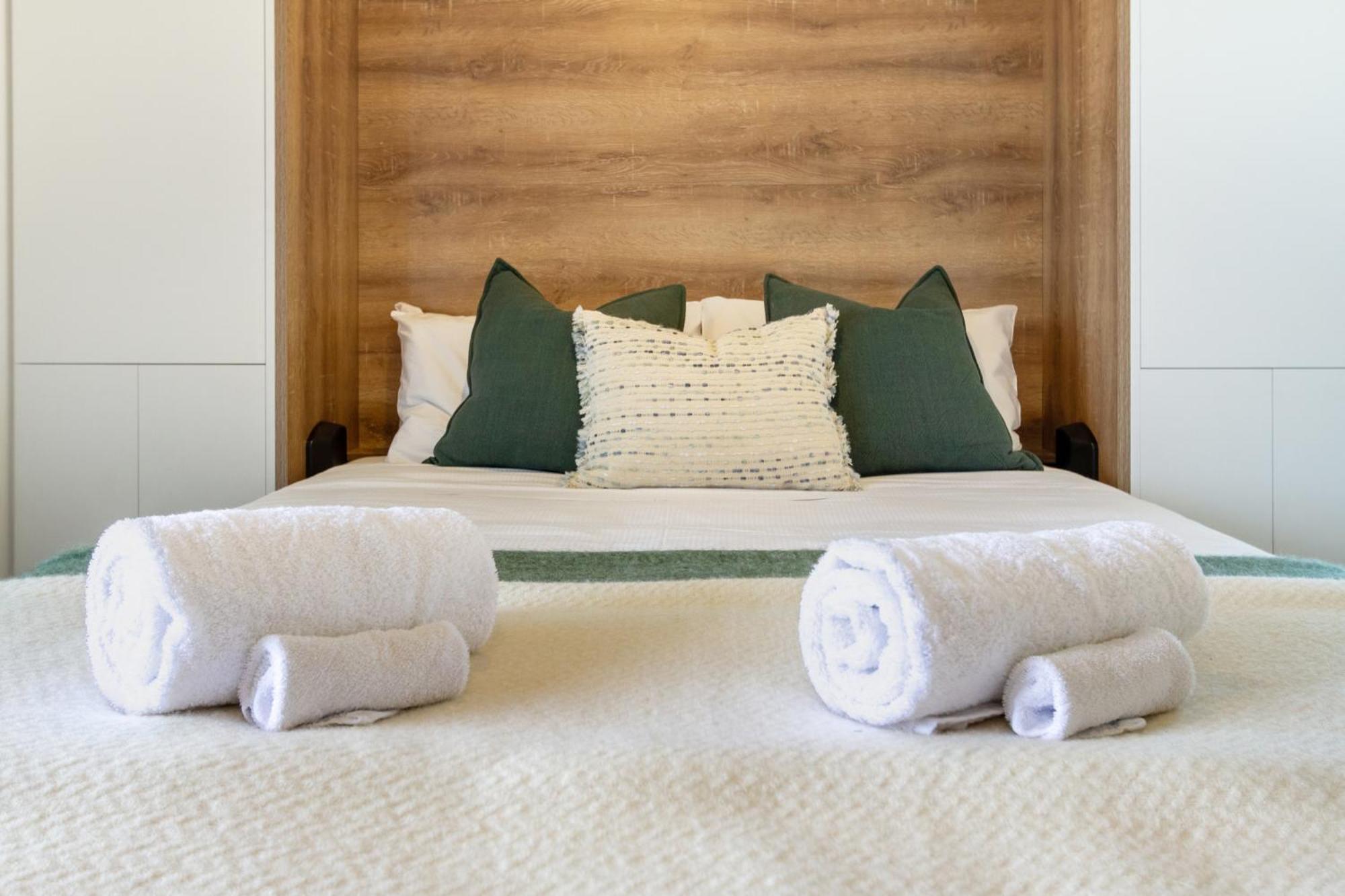 Upper Perfection: 8 Wilmer St. Gem Apartment *