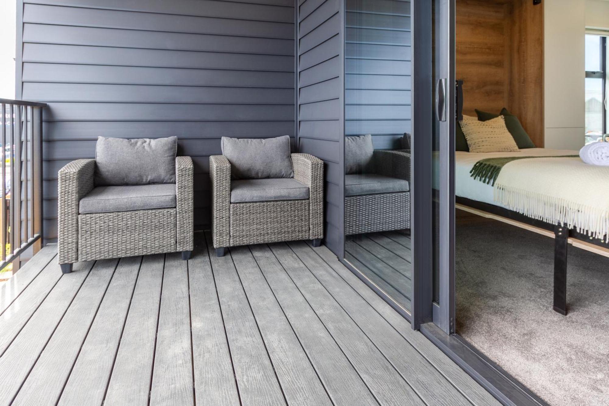 Apartment Upper Perfection: 8 Wilmer St. Gem