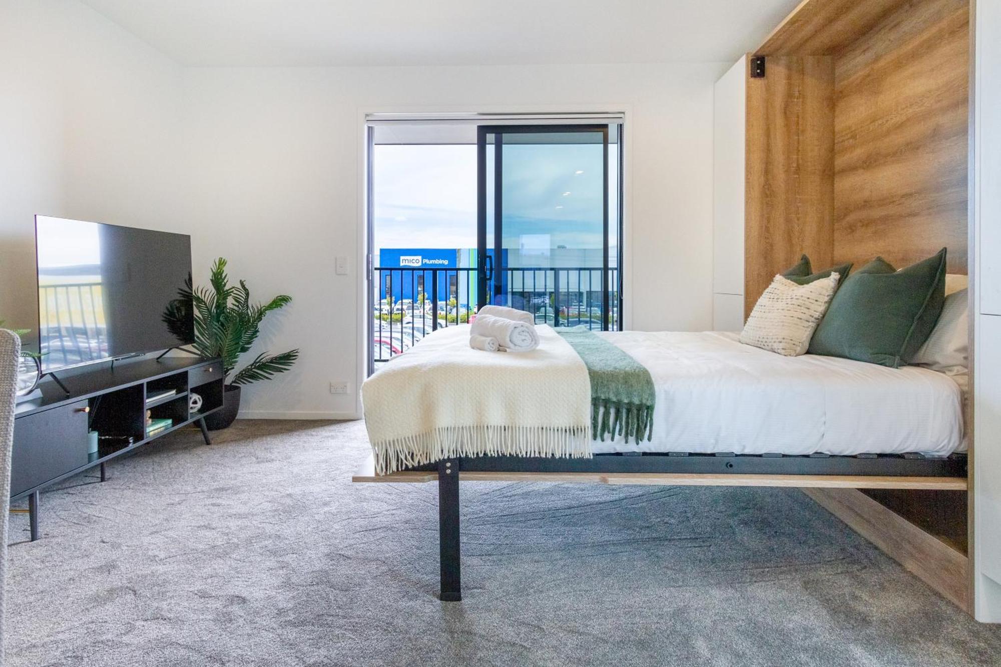 Upper Perfection: 8 Wilmer St. Gem Apartment Christchurch