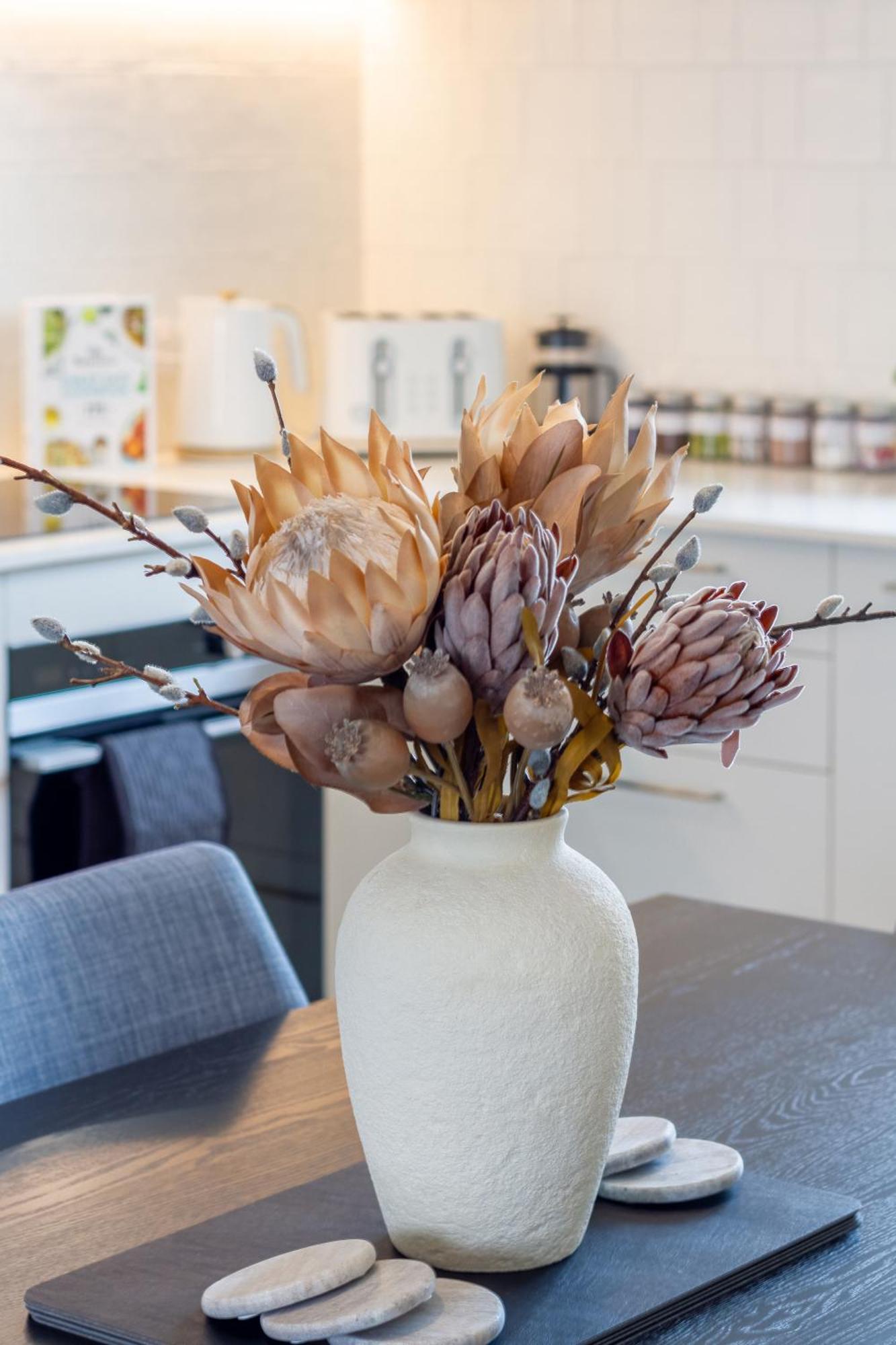 Relaxing Hideaway - 2 Bed In Cbd *