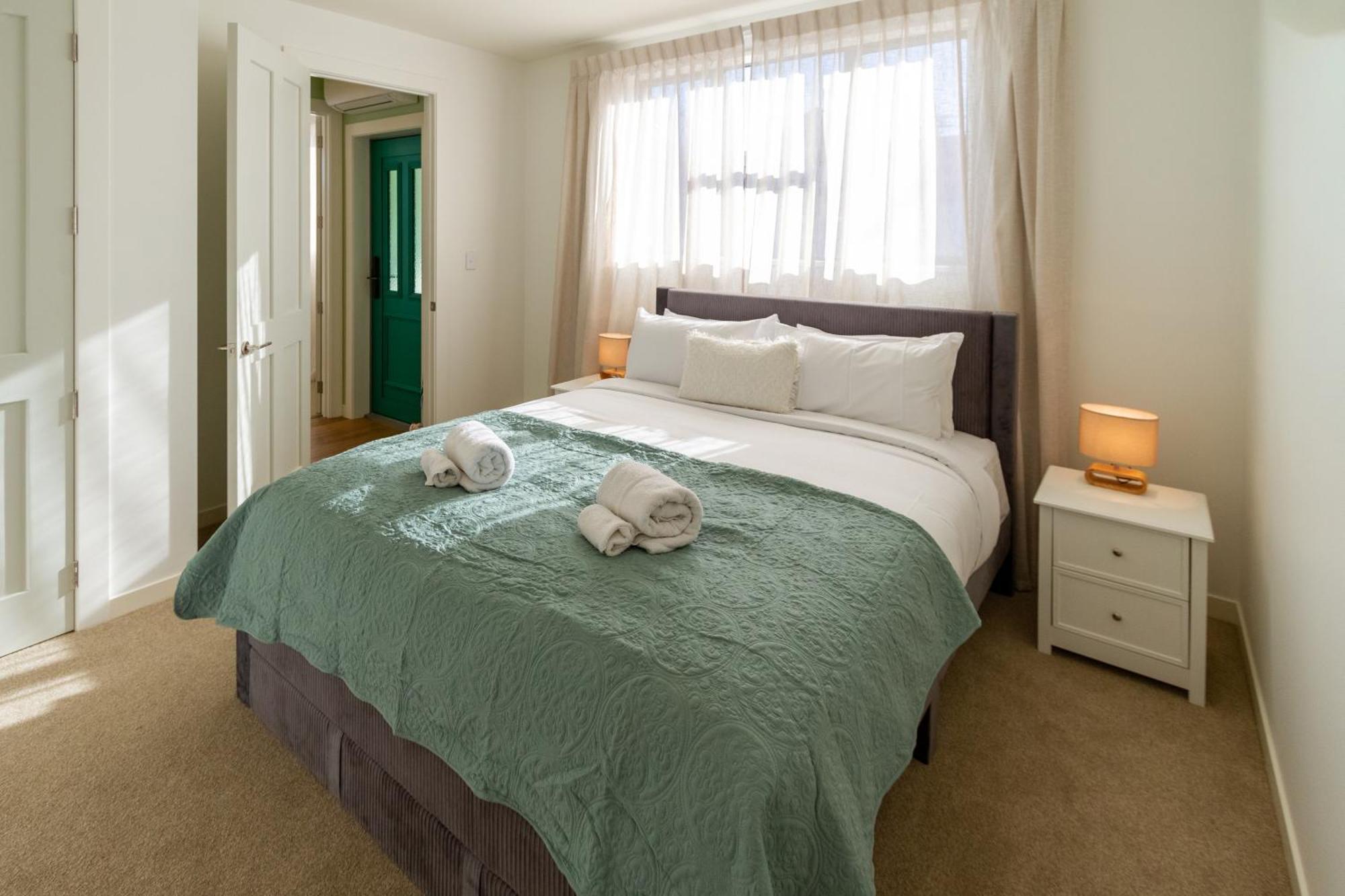 Charming 3 Bedroom Near Apartment Christchurch