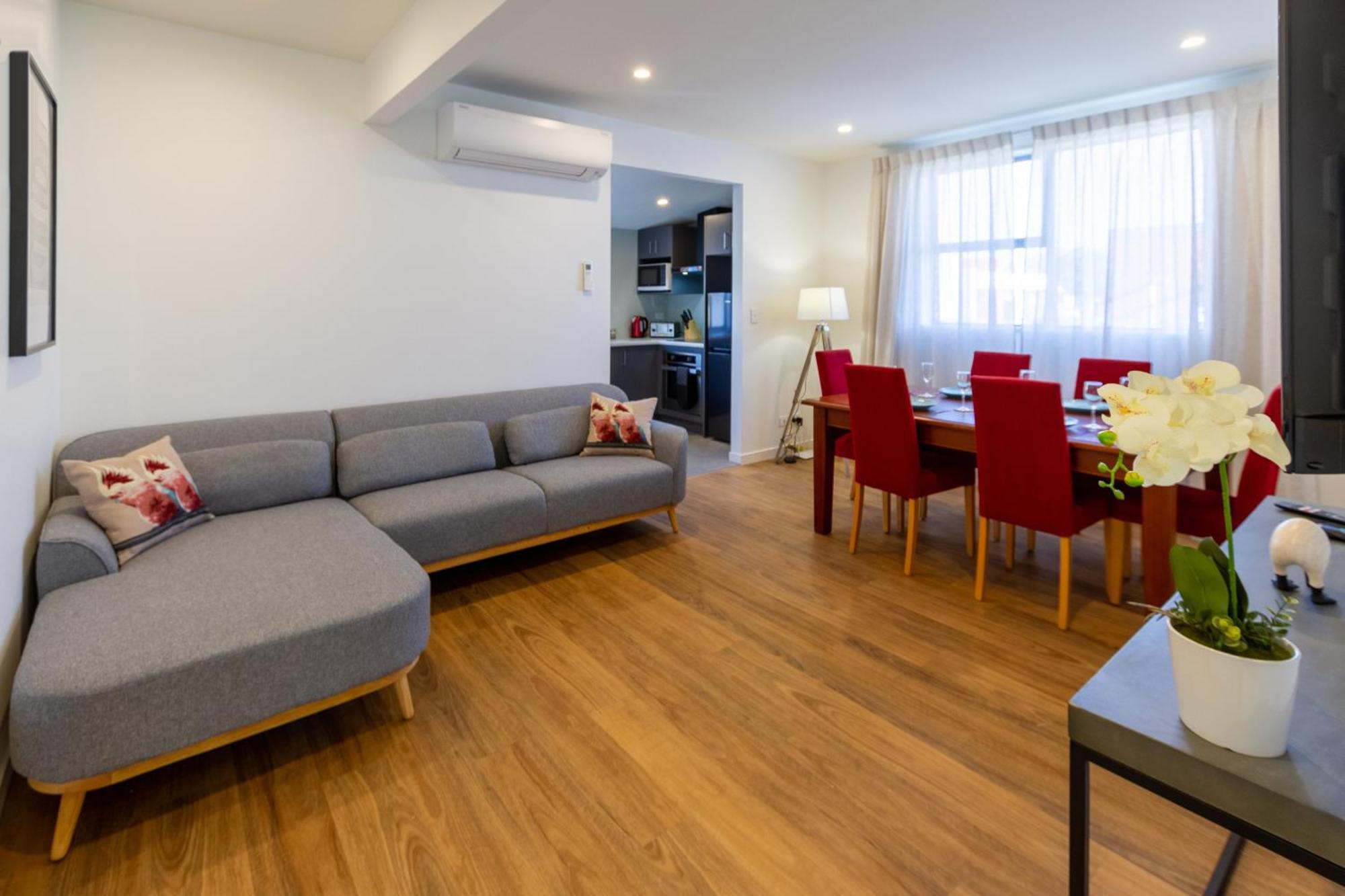 Charming 3 Bedroom Near Apartment