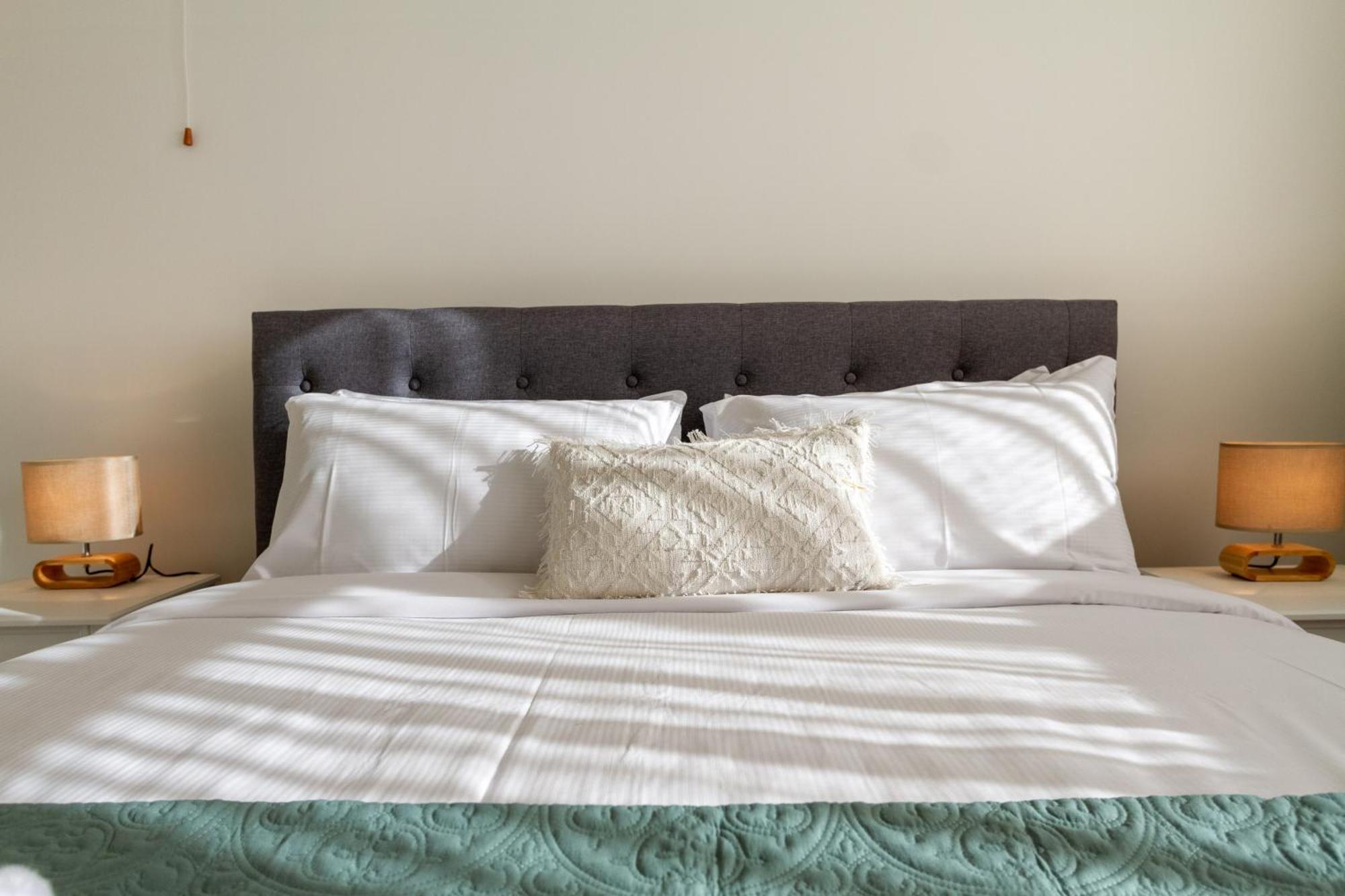 Apartment Charming 3 Bedroom Near *