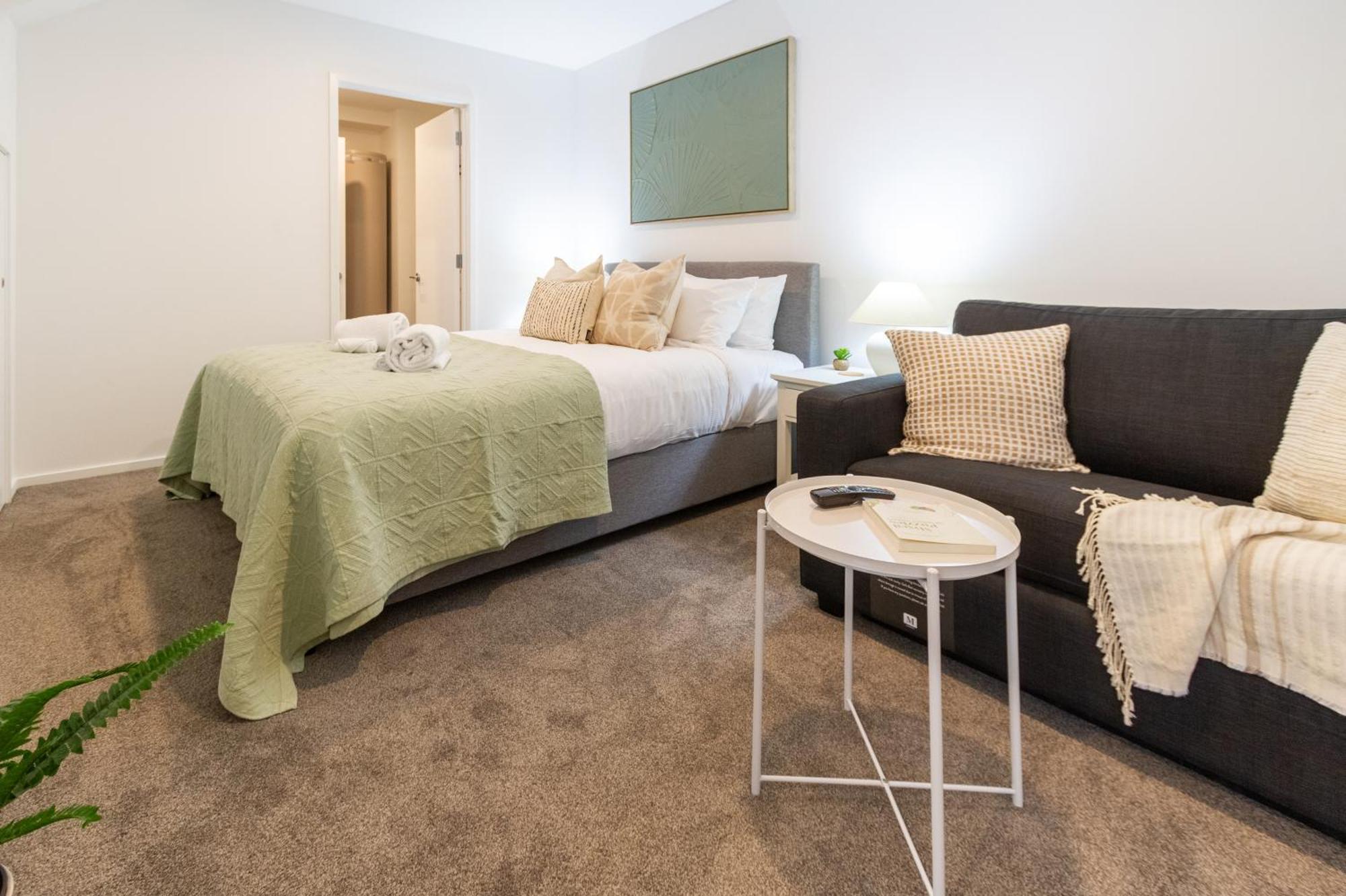 Ideal Location In - 2 Bed Views * Christchurch