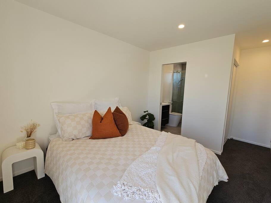 Brand New - Free Escooters! Apartment Christchurch