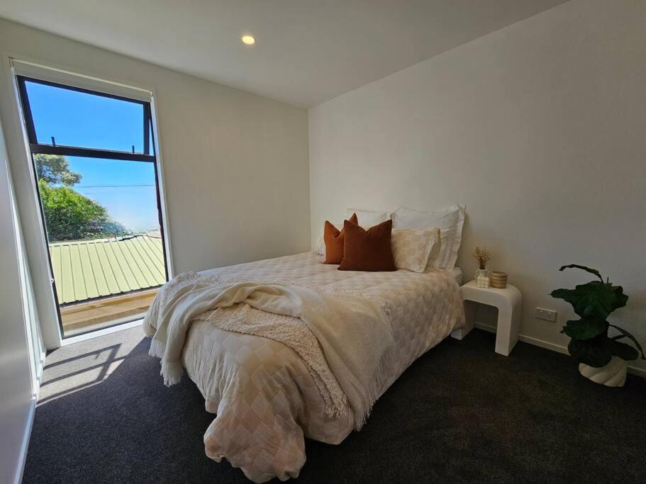 Apartment Brand New - Free Escooters! *