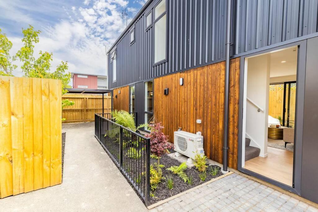 Apartment Brand New - Free Escooters!