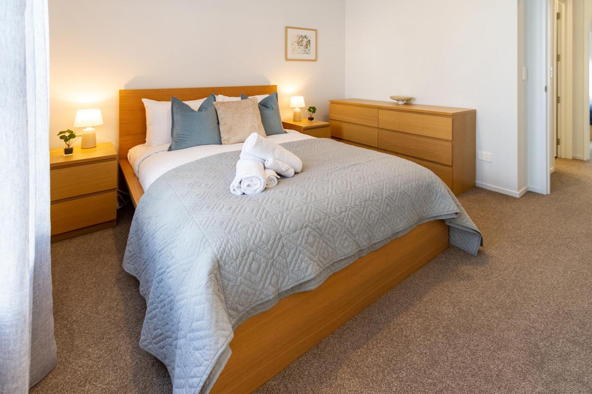 2br Townhouse With Free Carpark Apartment