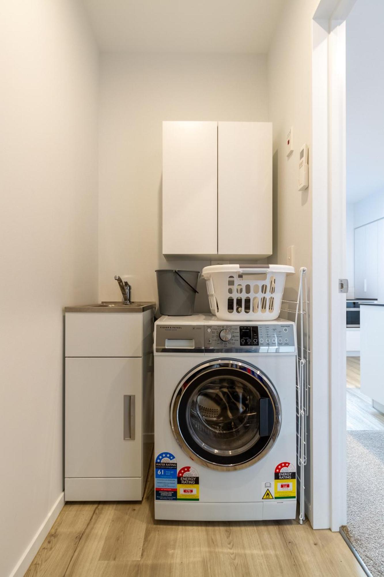 2br Townhouse With Free Carpark * Christchurch