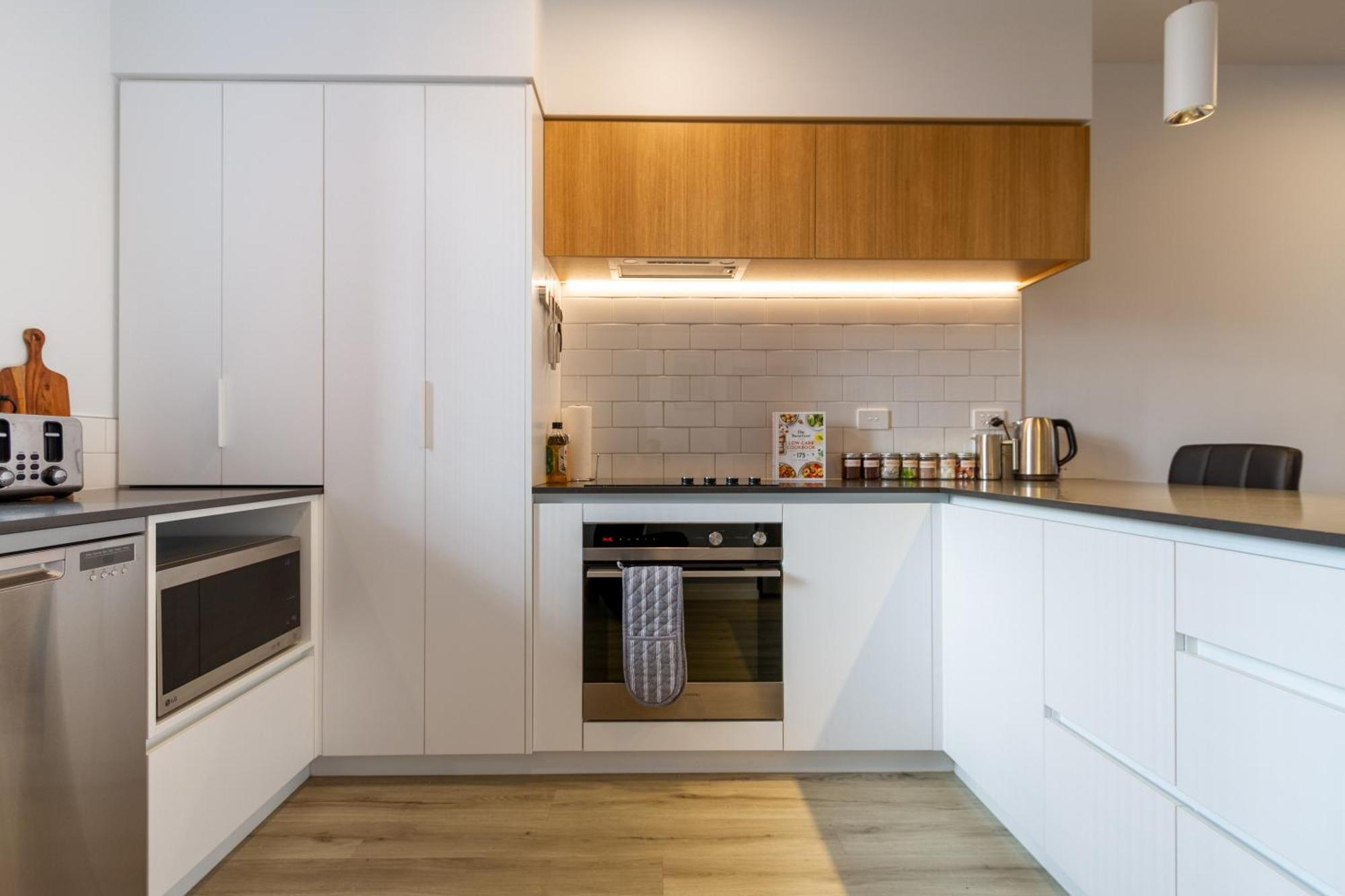 Apartment 2br Townhouse With Free Carpark *