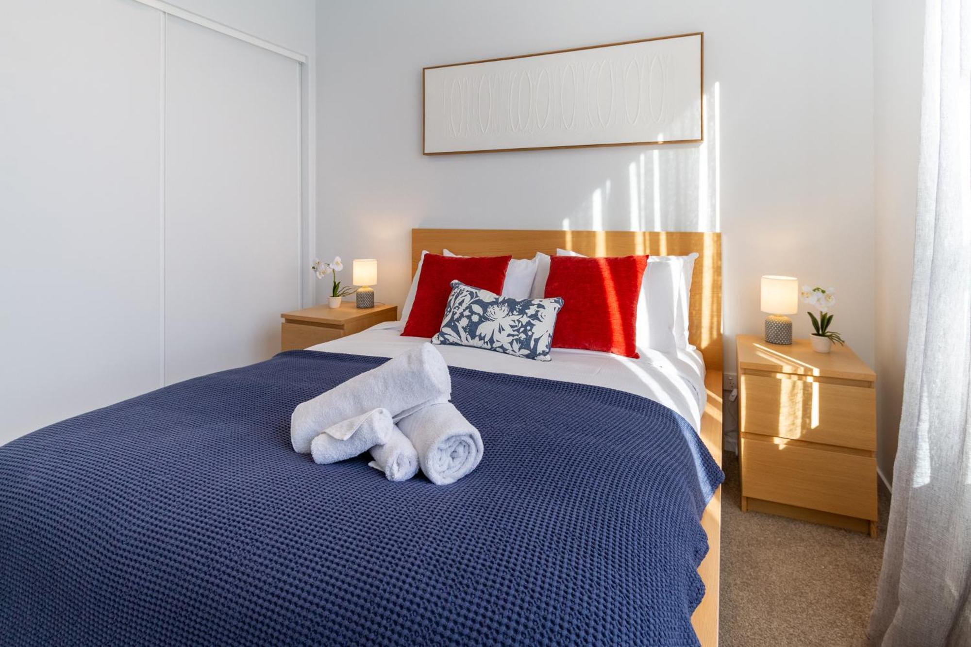 2br Townhouse With Free Carpark *