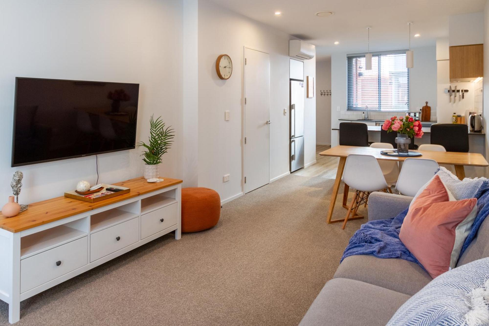 2br Townhouse With Free Carpark * Christchurch