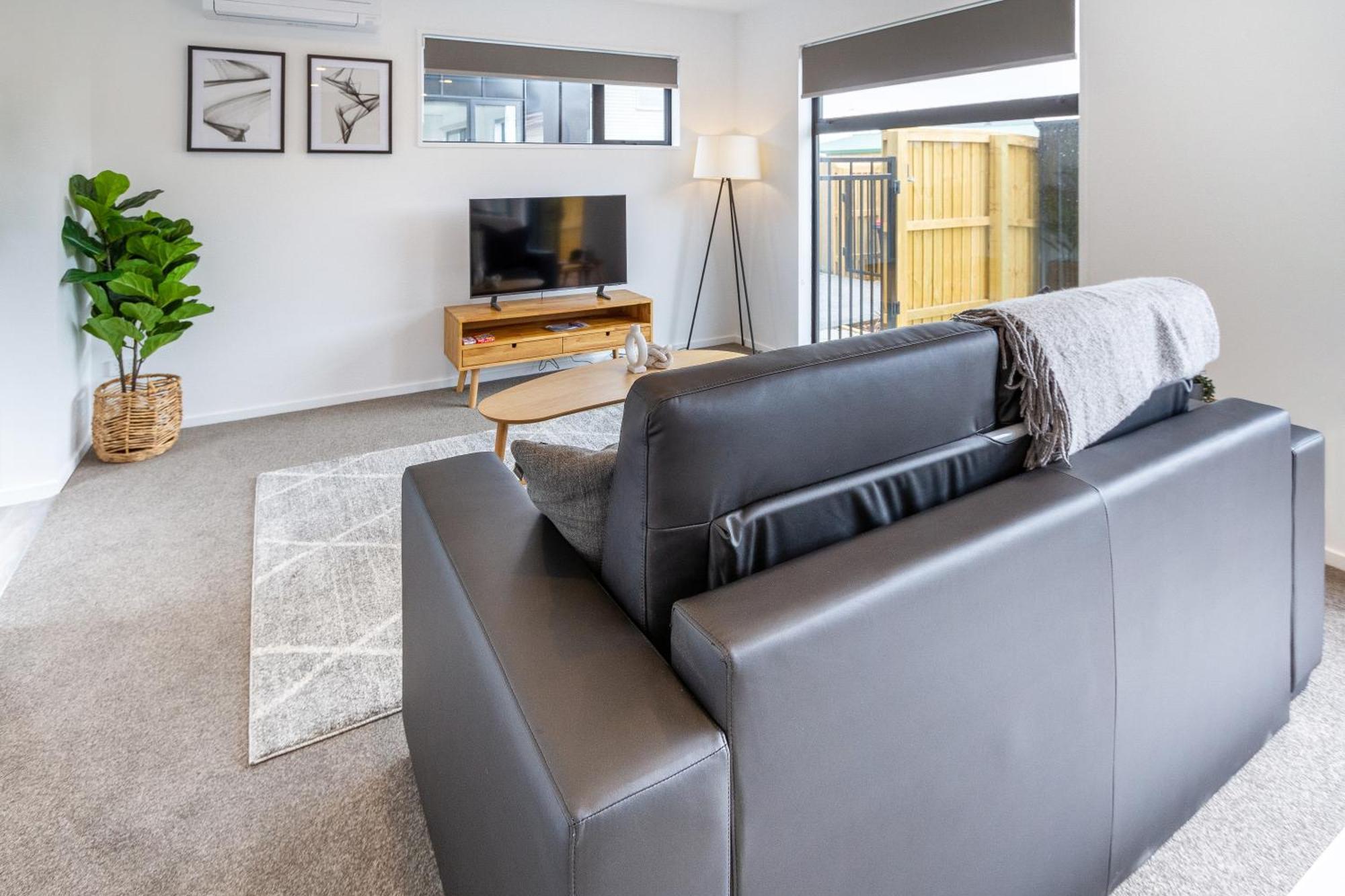 Apartment 2br Townhouse: Cosy, Close To City, Car Park Christchurch
