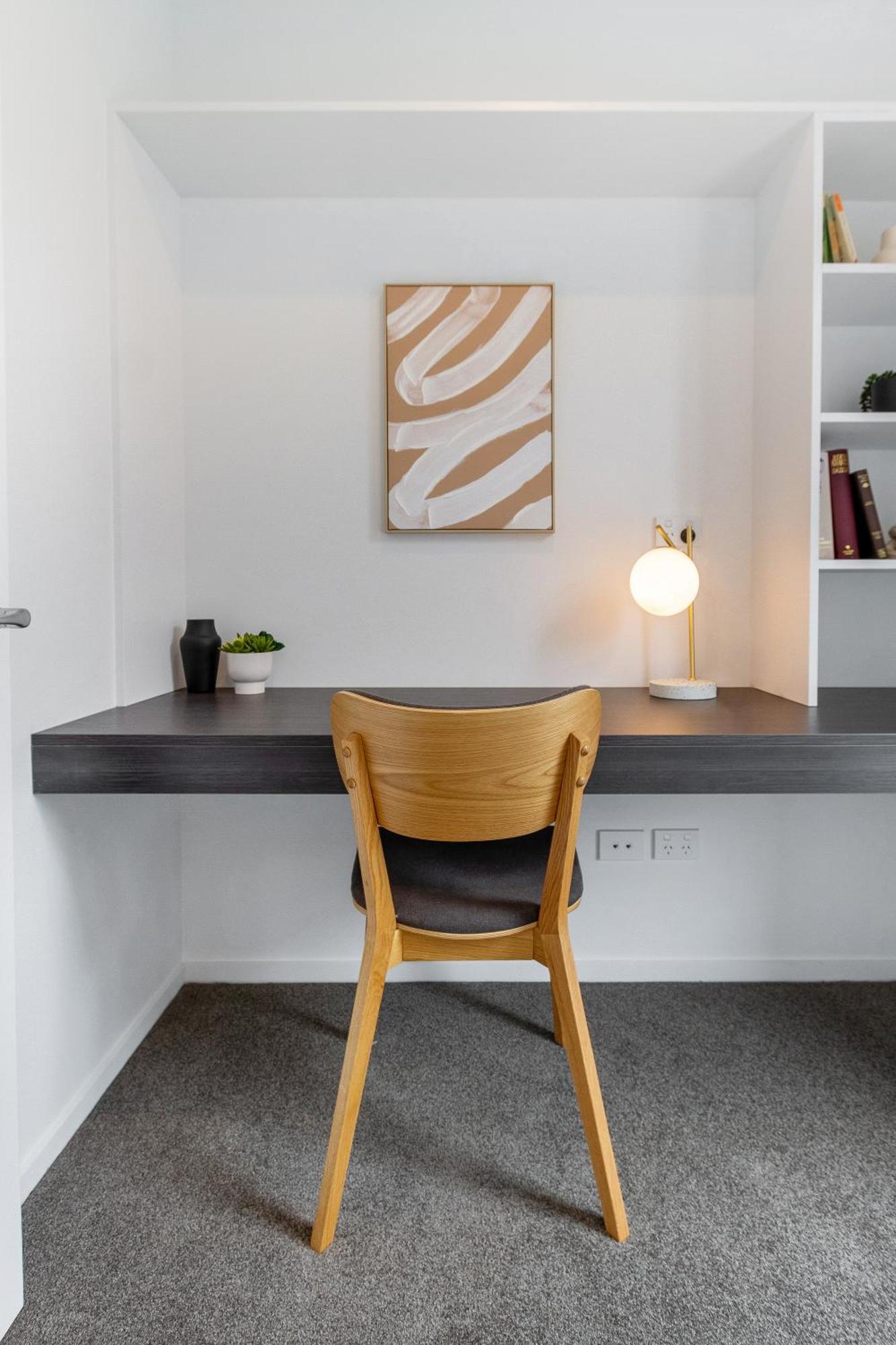 2br Townhouse: Cosy, Close To City, Car Park * Christchurch