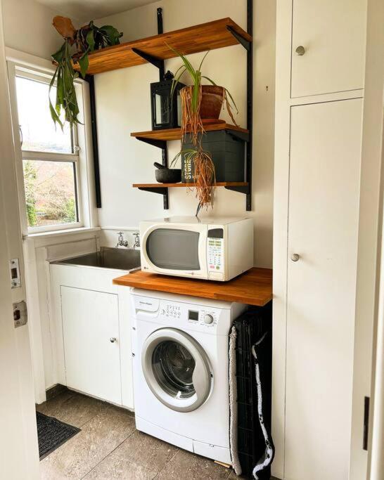 Lovely Relaxing Warm And Quiet 2 Bedroom House Holiday home *