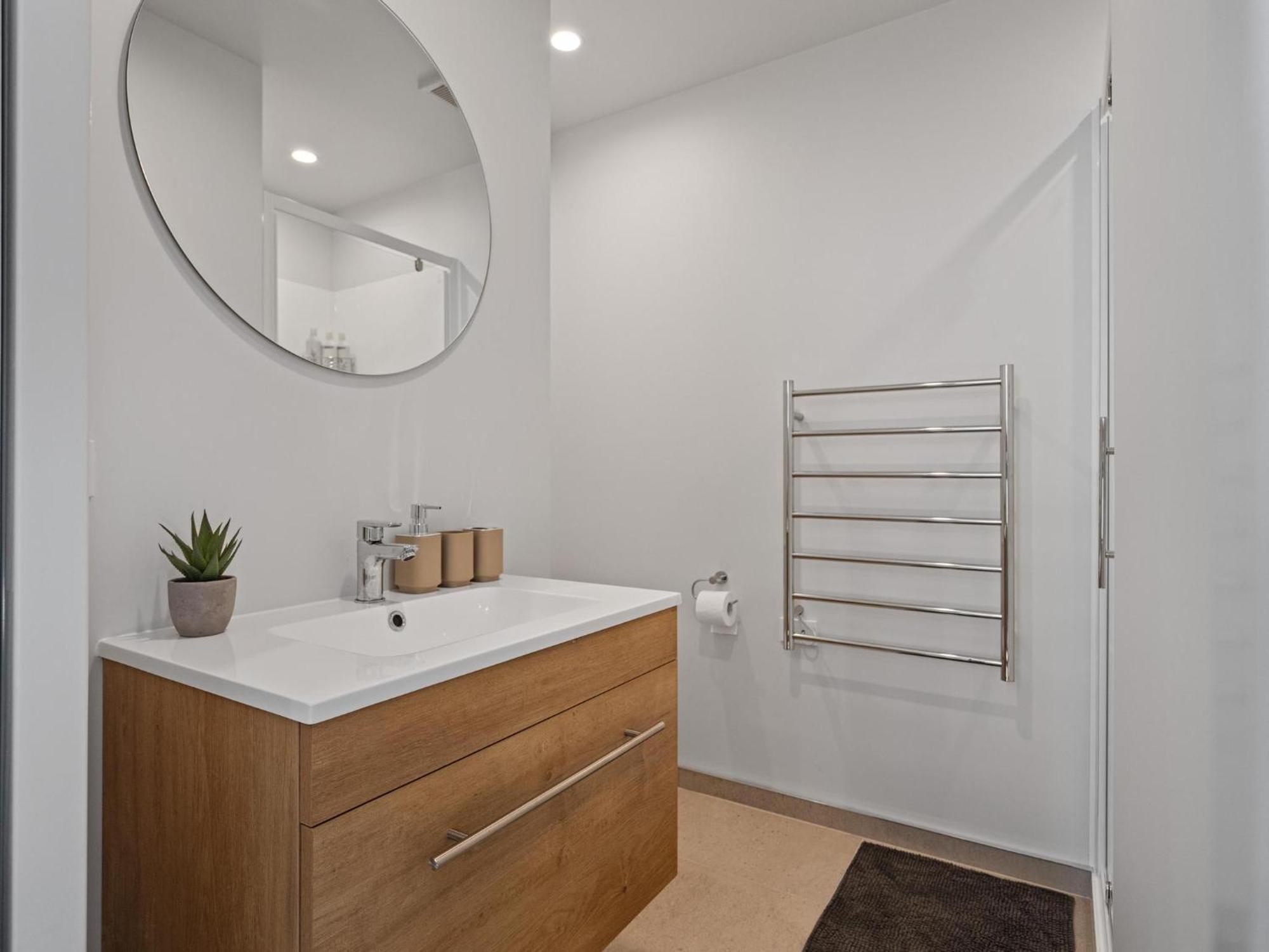Cbd 2 Bed 2 Bath With Free Parking Christchurch