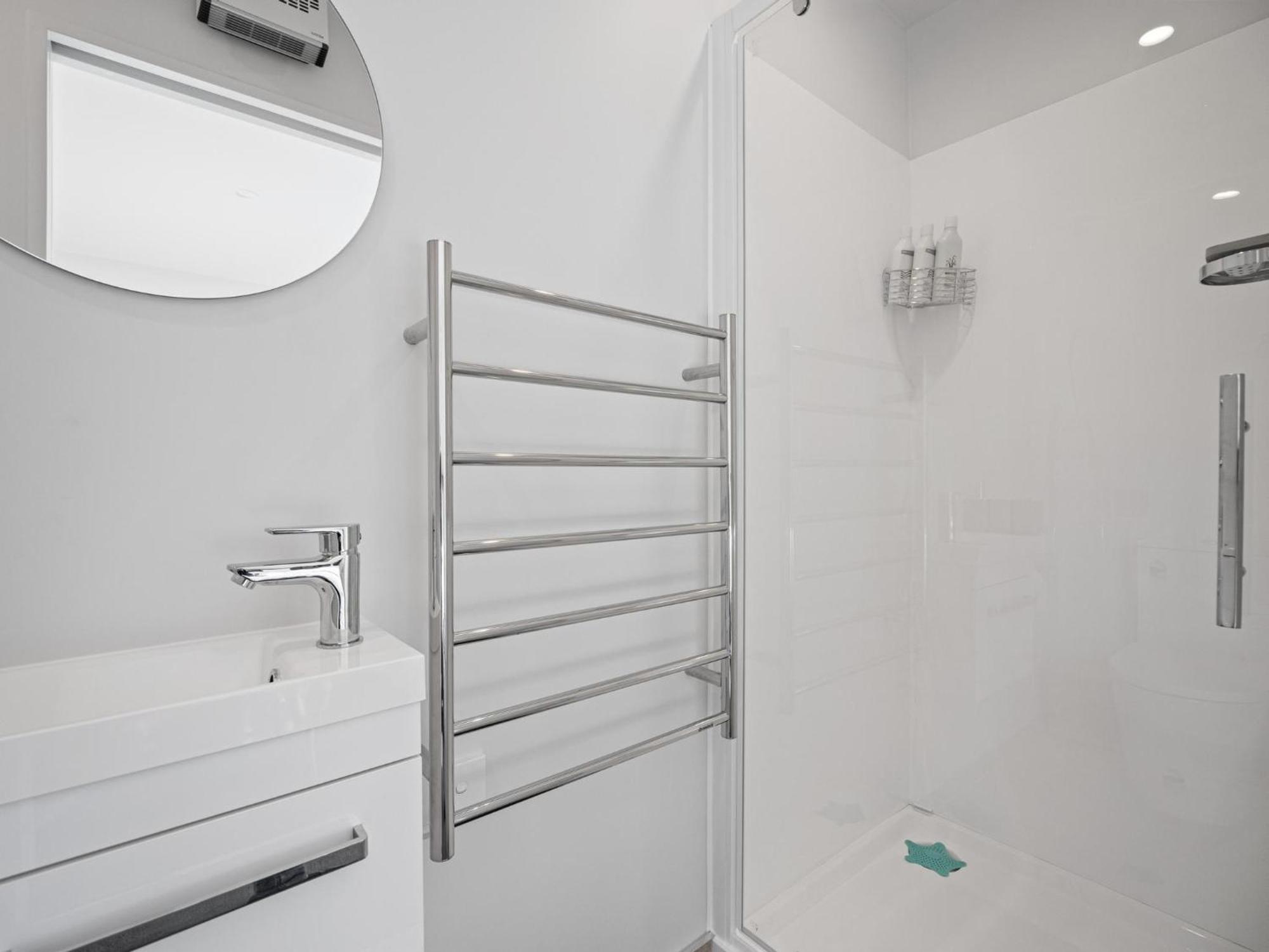 Cbd 2 Bed 2 Bath With Free Parking * Christchurch