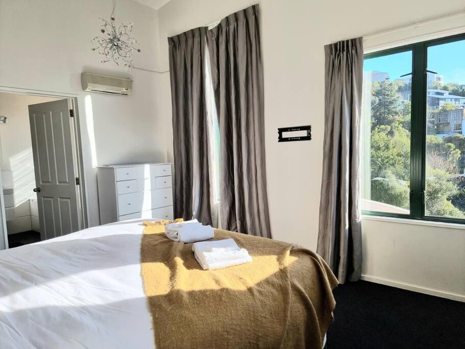 4brm Family House In Cashmere -sleeps 7