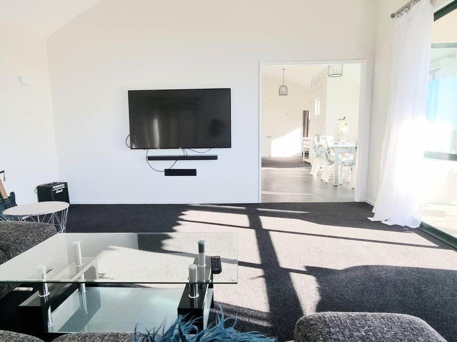 4brm Family House In Cashmere -sleeps 7 *