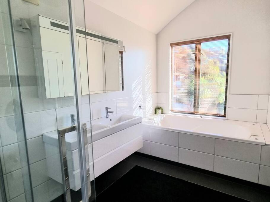 Holiday home 4brm Family House In Cashmere -sleeps 7