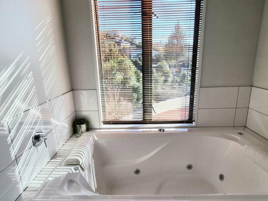 4brm Family House In Cashmere -sleeps 7 Holiday home