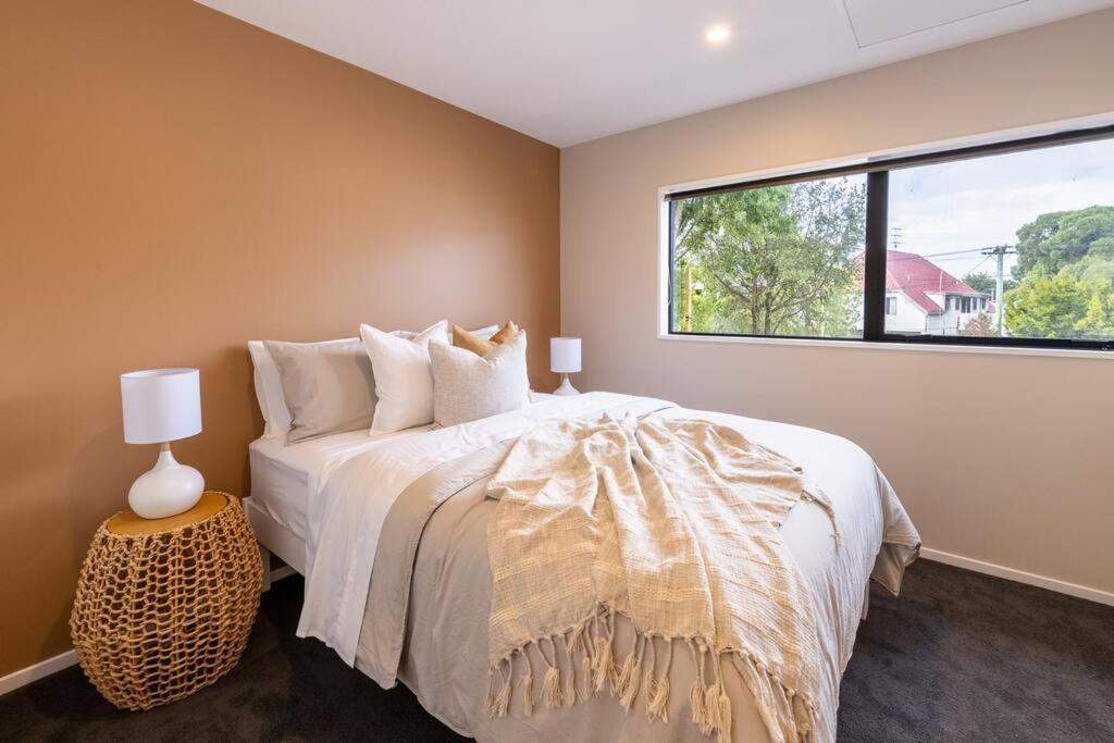 Brand New & Townhouse * Christchurch