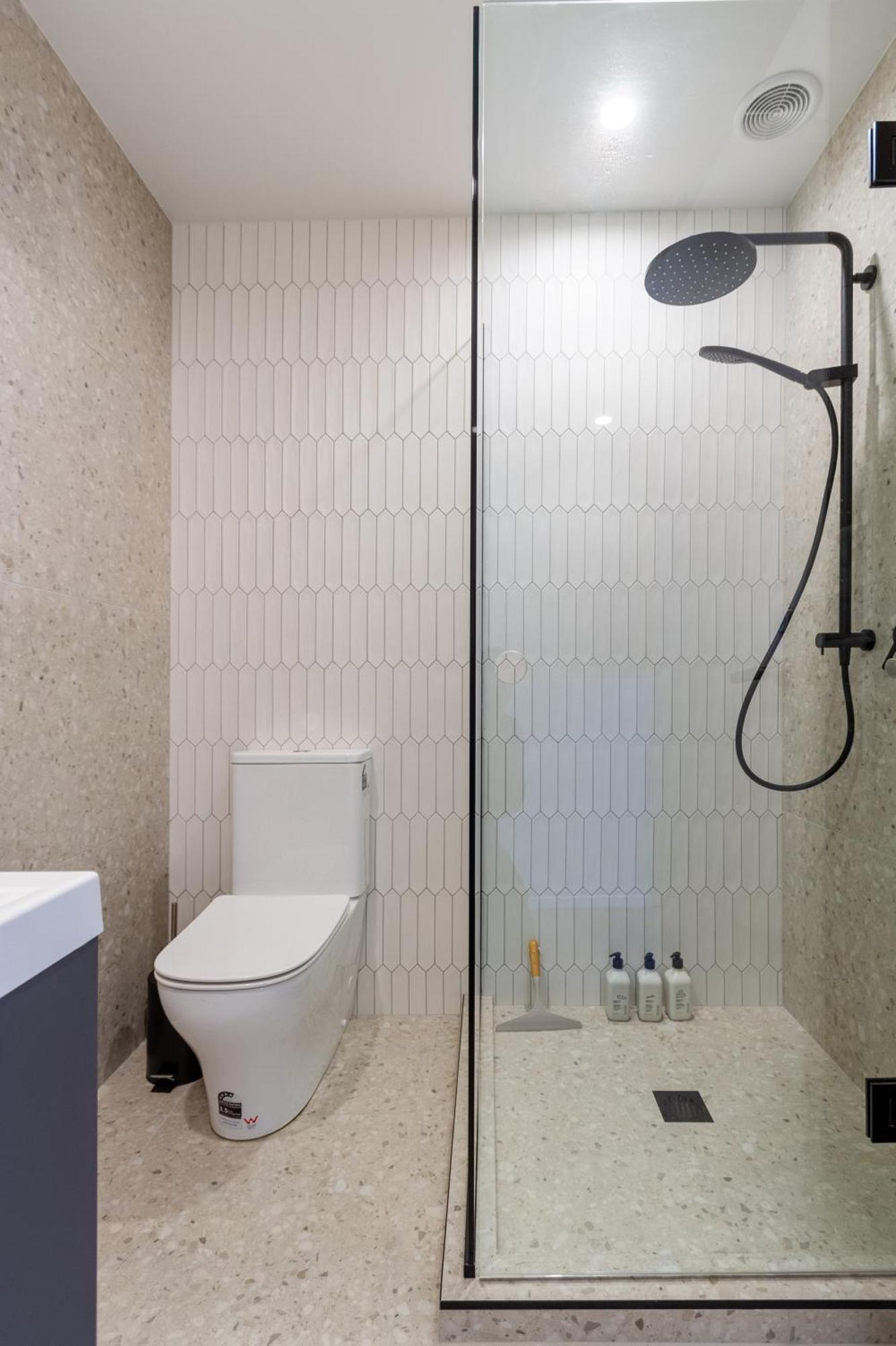 Stylish 3 Bedroom In Prime With Garage Christchurch