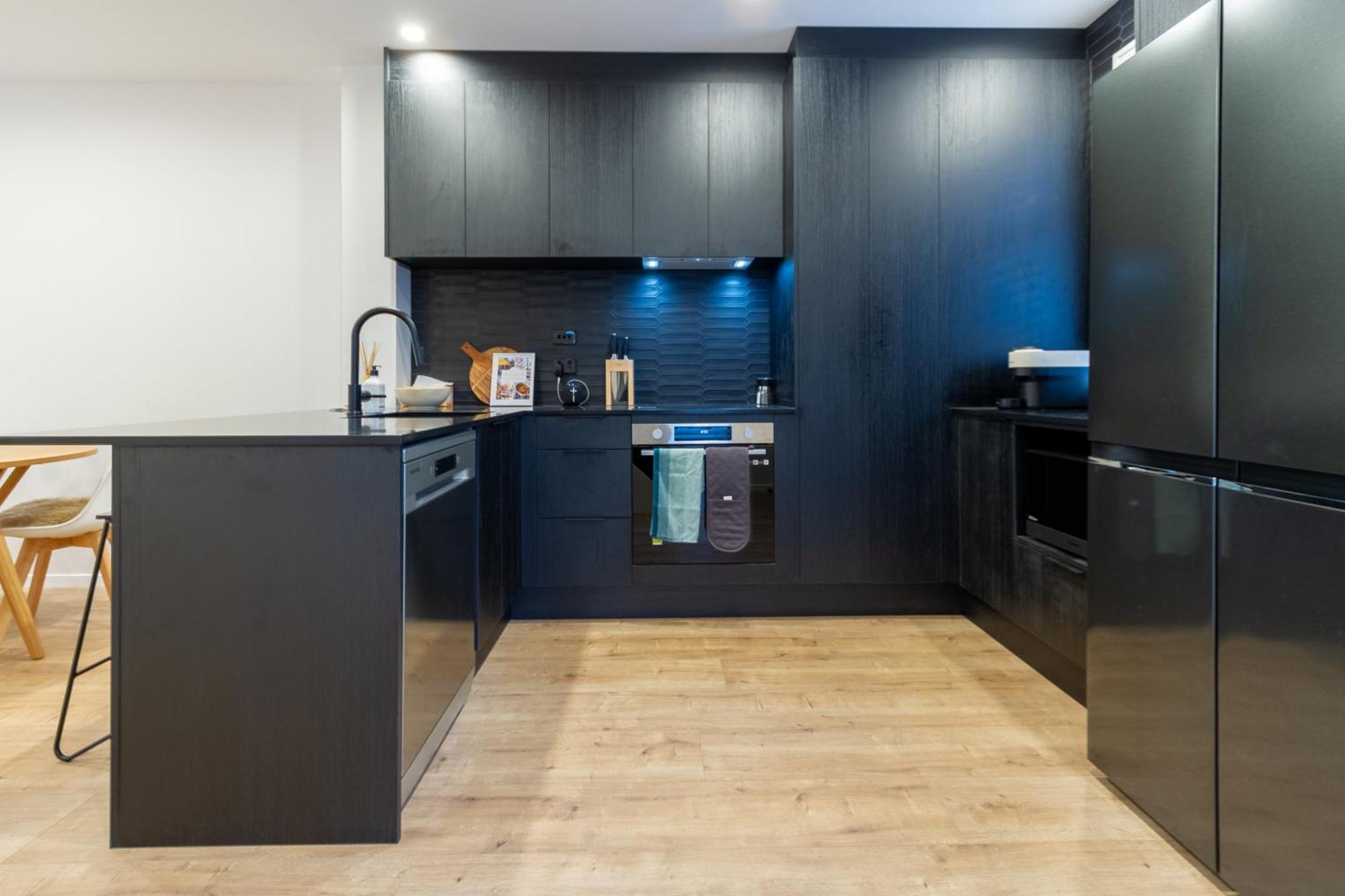 Stylish 3 Bedroom In Prime With Garage