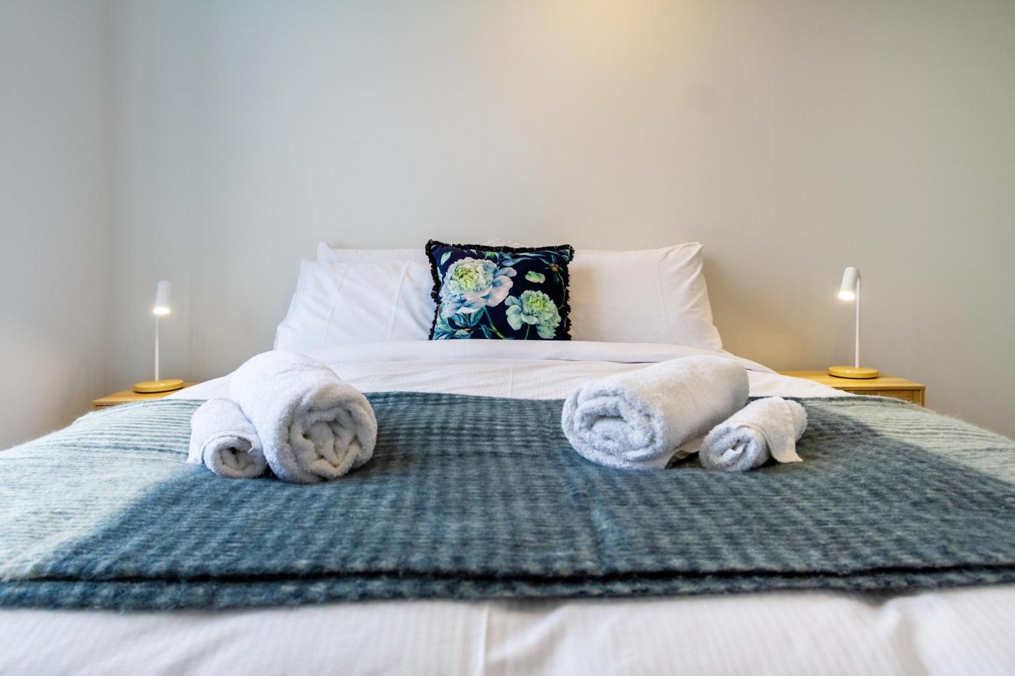 Apartment Stylish 3 Bedroom In Prime With Garage Christchurch