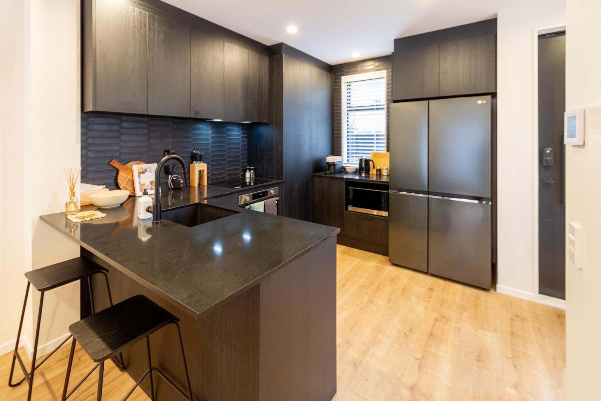 Stylish 3 Bedroom In Prime With Garage