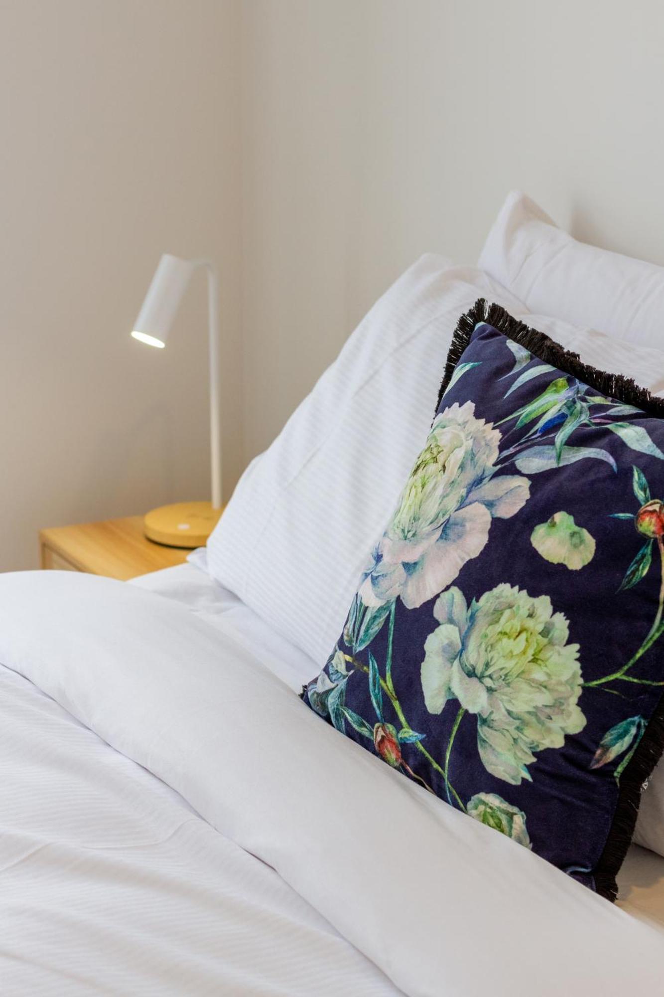 Apartment Stylish 3 Bedroom In Prime With Garage Christchurch