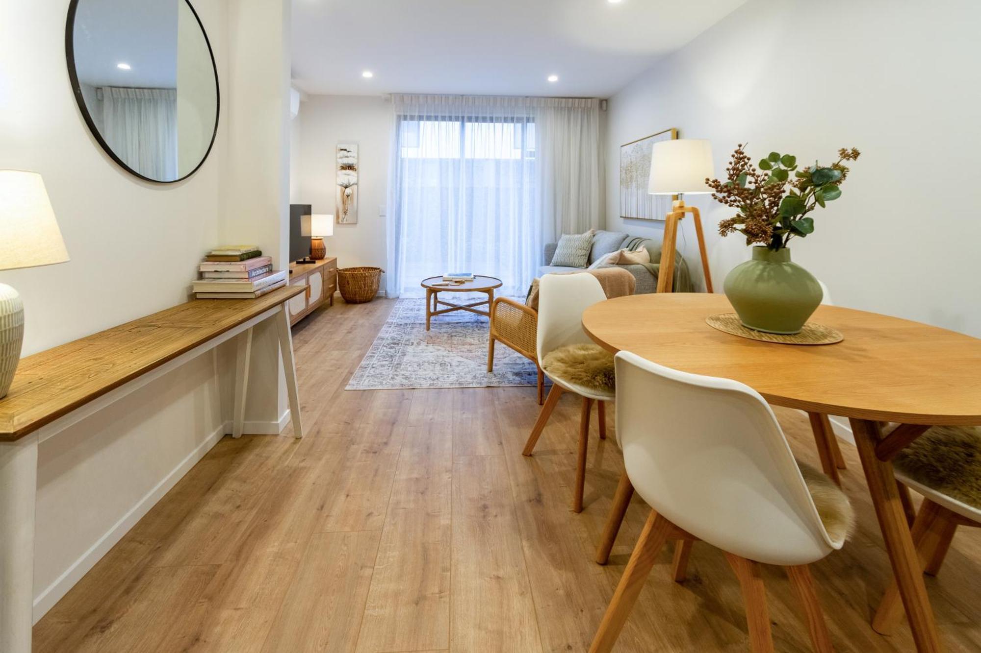Stylish 3 Bedroom In Prime With Garage