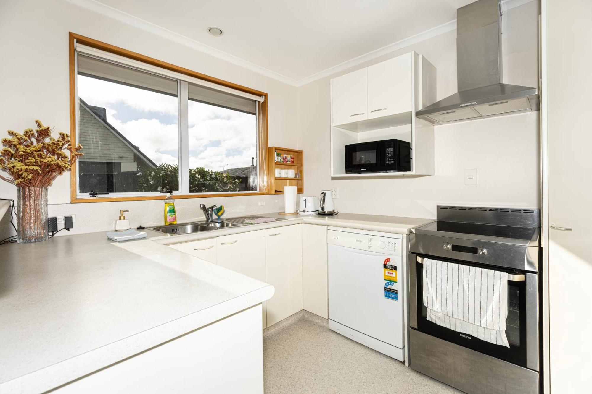 Convenient Westfield House 3bedroom 2bath Christchurch