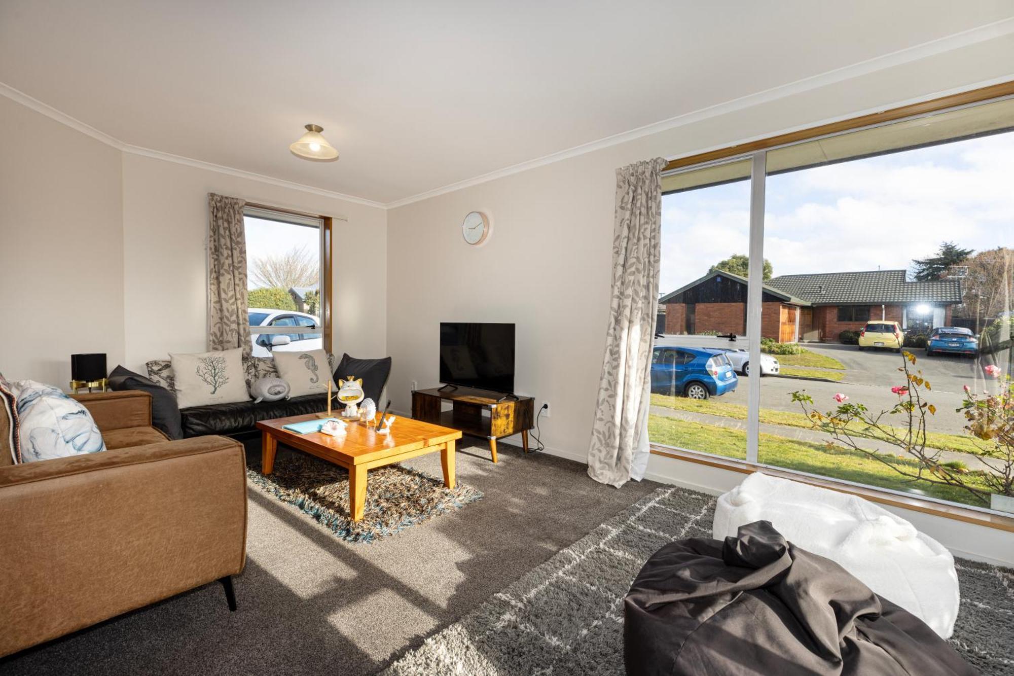 Convenient Westfield House 3bedroom 2bath * Christchurch