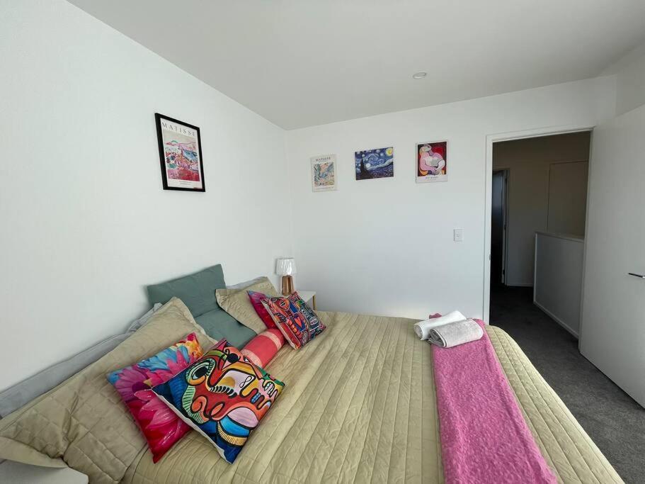 Casa de férias Cbd 2 Bedroom Parkside Living By Hagley With Free Parking