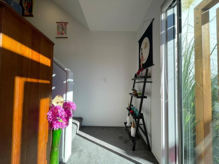 Cbd 2 Bedroom Parkside Living By Hagley With Free Parking Christchurch