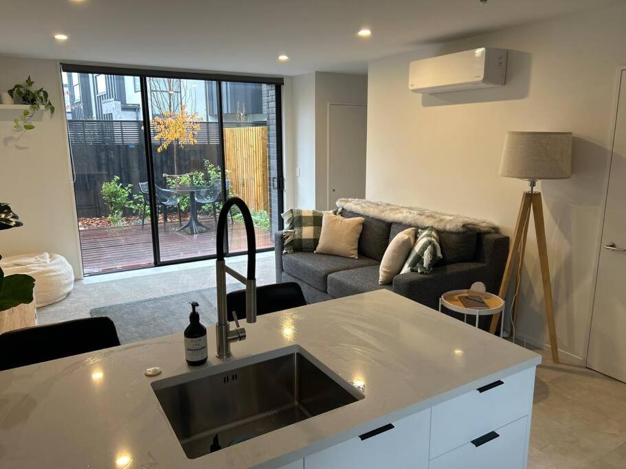 Luxury 2 Bedroom Hideout Near Cbd,merivale Mall Holiday home