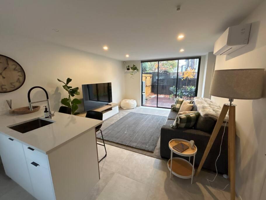 Luxury 2 Bedroom Hideout Near Cbd,merivale Mall Holiday home *